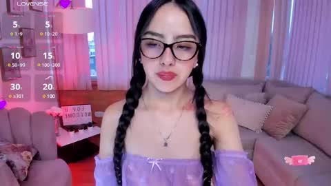 Snapshot of daphne_chers chatting on February 15, 4:01 pm daphne_chers online show from February 15, 4:01 pm