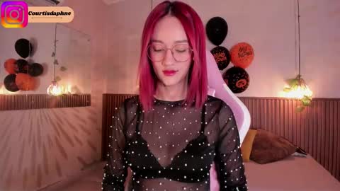 Daphne online show from October 25, 3:18 am