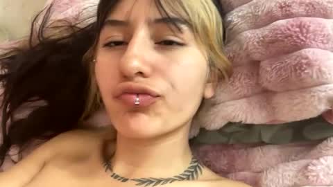 DAPHNE online show from February 22, 6:08 pm