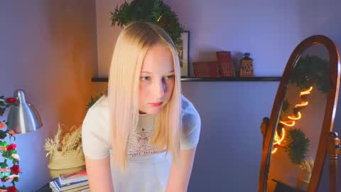 Kami online show from October 19, 5:01 am