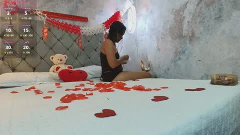 darcymoore_ online show from September 17, 12:19 pm