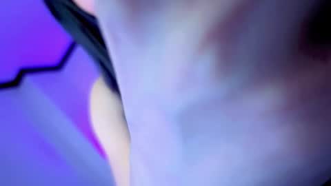 Angel Condensada online show from March 17, 6:40 am