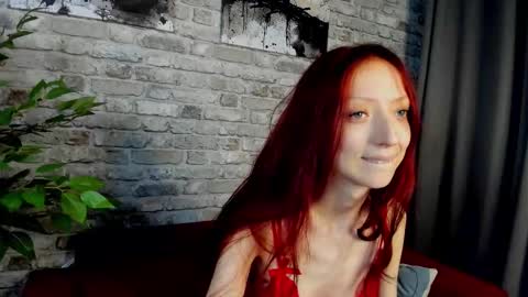 Snapshot of daria_j chatting on September 18, 4:05 am Daria J online show from September 18, 4:05 am