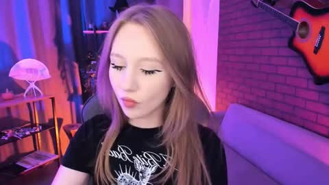 Daria Tate online show from April 15, 11:35 am