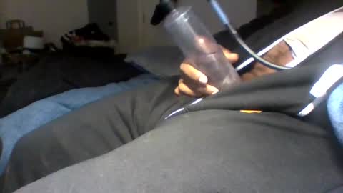 Snapshot of darichrichardson chatting on February 3, 2:58 am Betty and Robert Play time online show from February 3, 2:58 am