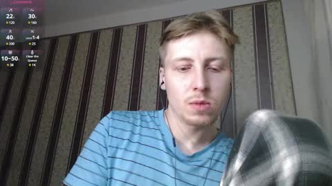Snapshot of darienlarge chatting on February 24, 7:41 pm darienlarge online show from February 24, 7:41 pm