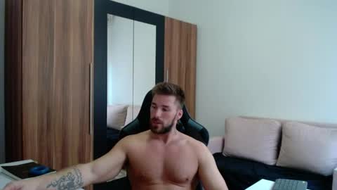 darius_94 online show from May 11, 11:06 am