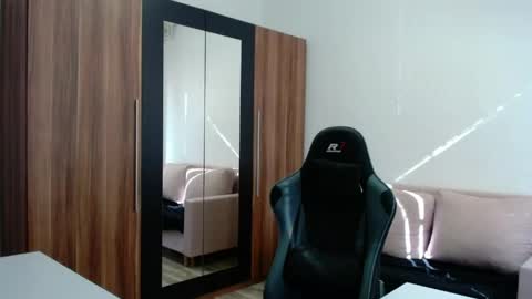 darius_94 online show from May 20, 6:10 am
