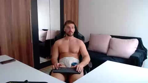 Snapshot of darius_94 chatting on September 16, 8:06 am darius_94 online show from September 16, 8:06 am