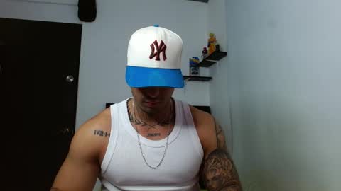 Darius Phoenix  online show from December 4, 11:37 pm