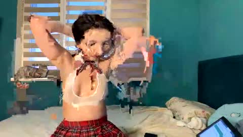 Lila online show from October 11, 4:06 am