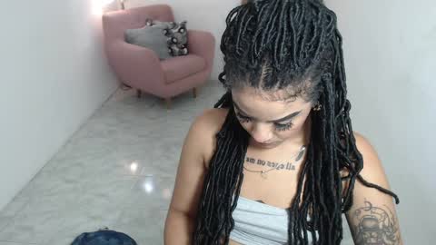 dark_flama online show from April 11, 12:59 am