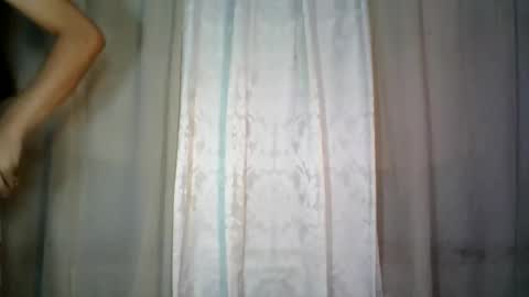 Snapshot of dark_hurohuro19 chatting on February 17, 12:32 am LIANNA online show from February 17, 12:32 am