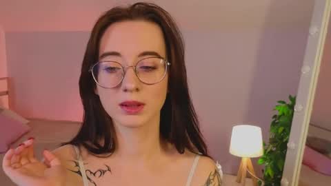 Snapshot of dark_lola_ chatting on February 23, 9:44 am Lola online show from February 23, 9:44 am