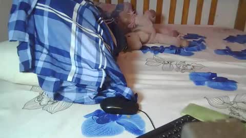 dark_rose3 online show from November 9, 3:15 pm