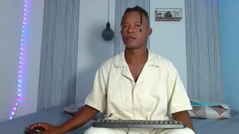 Chris  online show from November 21, 7:01 pm