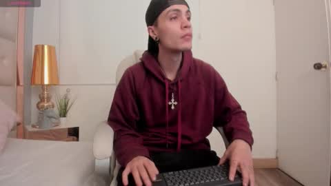 dark_sun333 online show from November 16, 8:55 pm