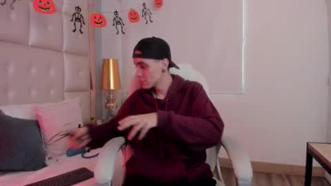 dark_sun333 online show from October 26, 9:03 pm