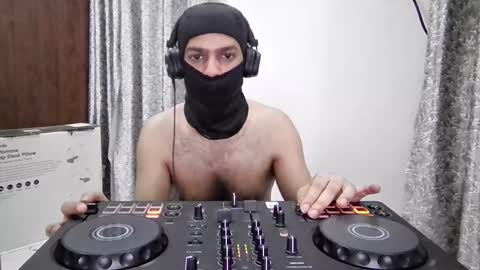 Snapshot of darkbud03 chatting on October 27, 11:05 pm just a guy online show from October 27, 11:05 pm