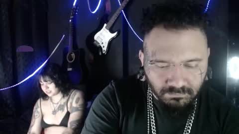 darkclothes online show from November 4, 2:13 am