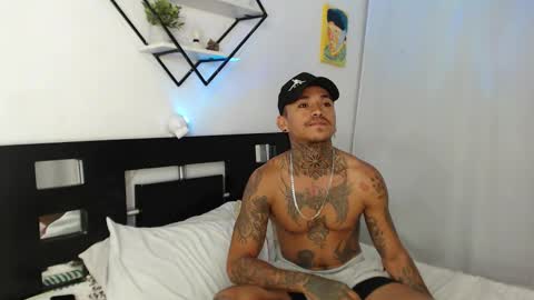 darkdesirevf online show from November 25, 7:40 am