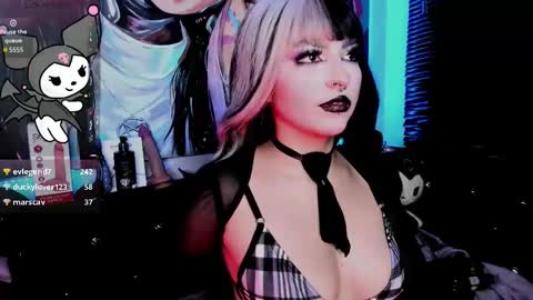 Snapshot of darki_shine_ chatting on September 12, 11:51 pm cleitlin vinson online show from September 12, 11:51 pm