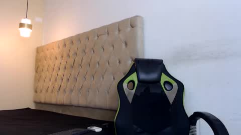 darkknightx01 online show from November 2, 7:47 pm