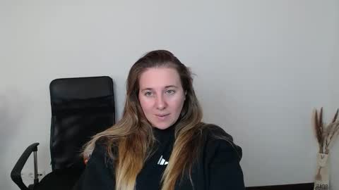 Anna online show from October 31, 3:01 pm