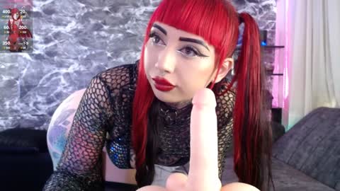 Snapshot of darkly_waxx chatting on January 27, 5:26 pm New account. Help me reach 100 thumbs up online show from January 27, 5:26 pm