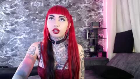 Snapshot of darkly_waxx chatting on February 6, 3:09 pm New account. Help me reach 100 thumbs up online show from February 6, 3:09 pm