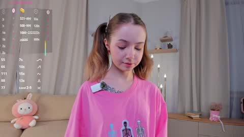 Elizabeth online show from November 15, 9:16 pm