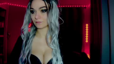 roseredgoddess online show from April 14, 2:48 am