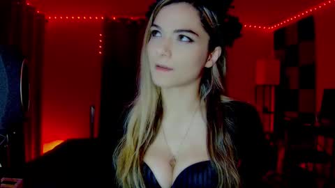 roseredgoddess online show from November 20, 4:44 am