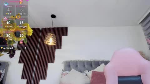 darling  online show from April 18, 10:50 am