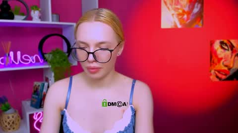 darly honey online show from May 22, 11:06 am
