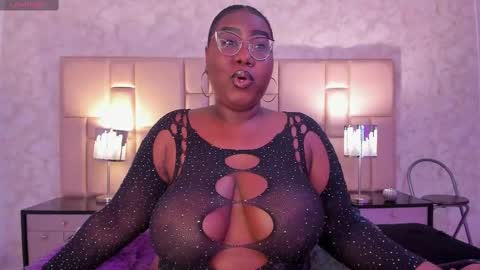 Snapshot of darnellqueen chatting on February 17, 4:53 am Darnell Queen online show from February 17, 4:53 am