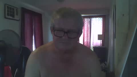 Snapshot of darwincock chatting on February 15, 1:21 am darwincock online show from February 15, 1:21 am