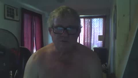 Snapshot of darwincock chatting on February 21, 6:40 am darwincock online show from February 21, 6:40 am