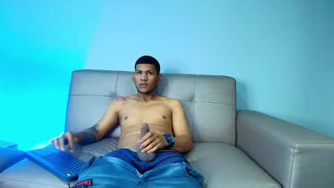 darwinwavex online show from April 16, 3:01 pm