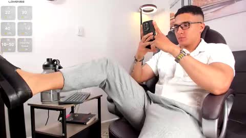 Dash online show from November 15, 3:35 pm