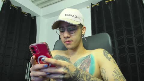 dash lowell   online show from February 3, 10:14 am