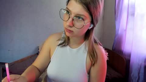 Snapshot of dashechka chatting on September 19, 5:00 am Dasha online show from September 19, 5:00 am