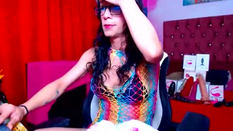 Snapshot of daslytsroze chatting on February 17, 12:21 am Dasly online show from February 17, 12:21 am