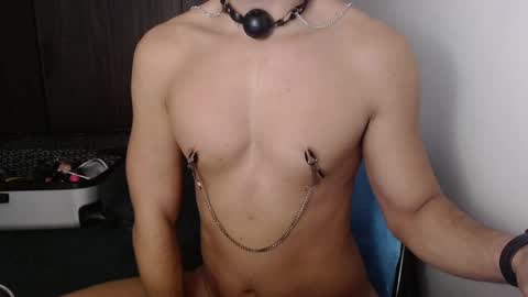 Snapshot of dave02_ chatting on February 25, 8:32 pm David online show from February 25, 8:32 pm