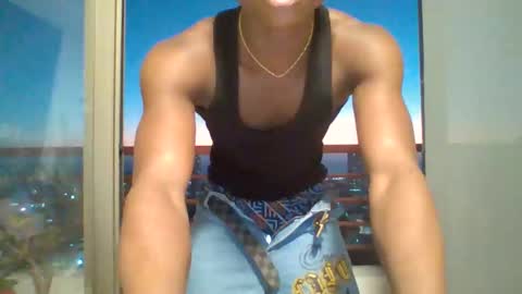 dave_blackcock831930 online show from May 14, 10:41 pm