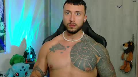 Snapshot of dave_max93 chatting on February 9, 7:41 pm DAVE MAX online show from February 9, 7:41 pm