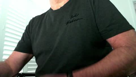 davesu12345 online show from January 8, 9:26 am