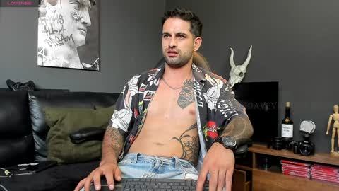 Snapshot of davevilboy chatting on December 5, 3:33 pm Daves online show from December 5, 3:33 pm