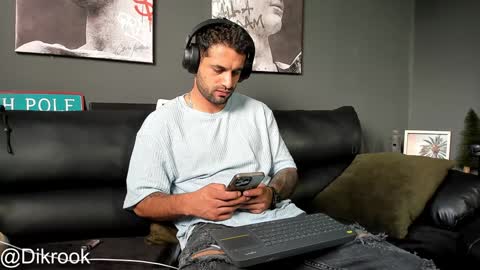 Snapshot of davevilboy chatting on December 2, 4:59 pm Daves online show from December 2, 4:59 pm