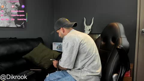 Snapshot of davevilboy chatting on February 3, 12:14 pm Daves online show from February 3, 12:14 pm